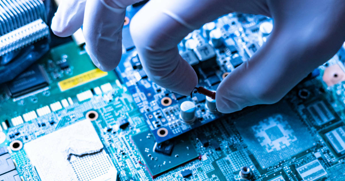 Rapid PCB Prototyping with Cloud Manufacturing