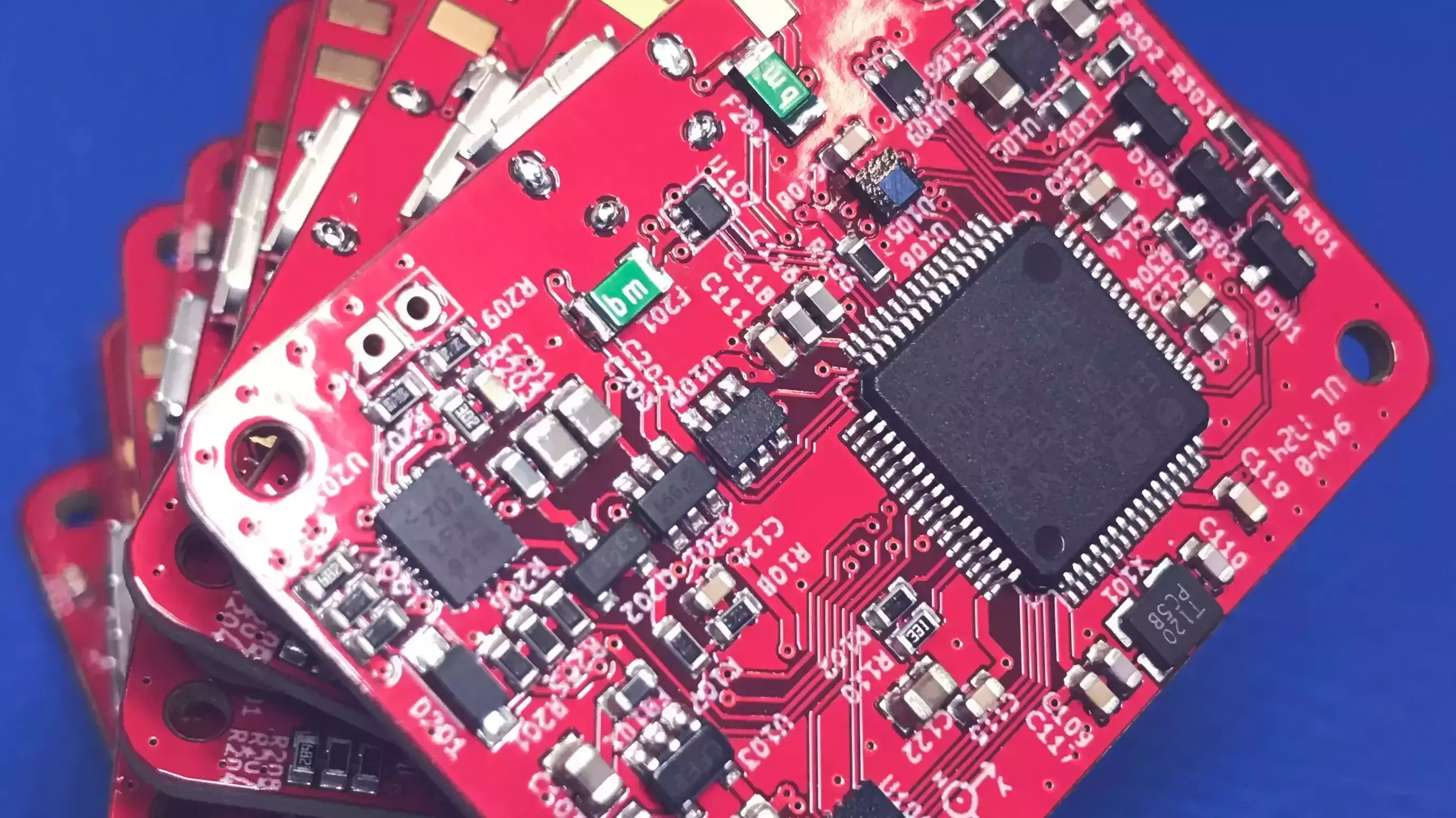 Red Hot PCB: UWB Radio Carrier